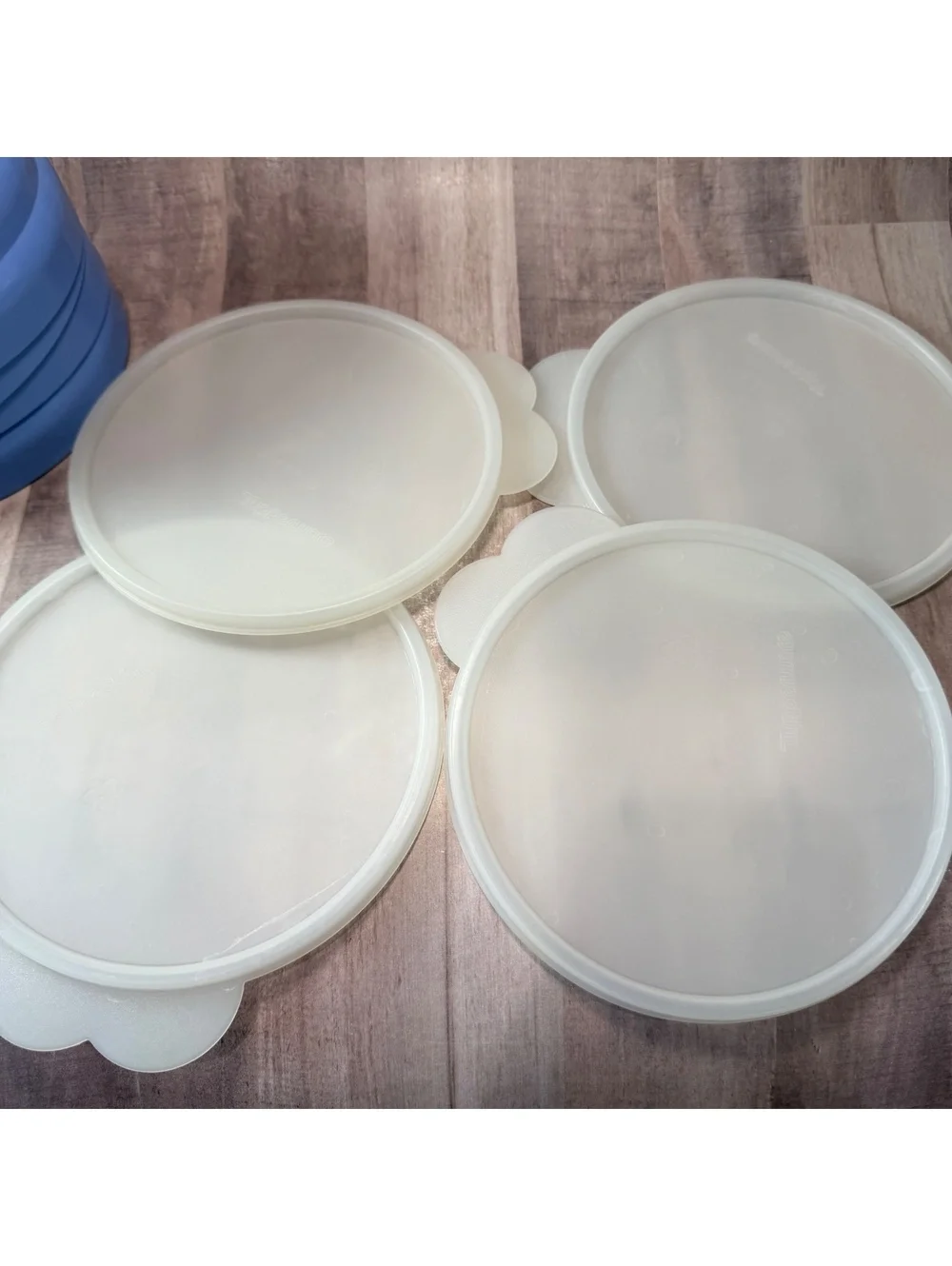 Set of 4 Tupperware Bowls w/ Lids 2415B-4 Blue w/ White Lids Cereal Bowl 6
